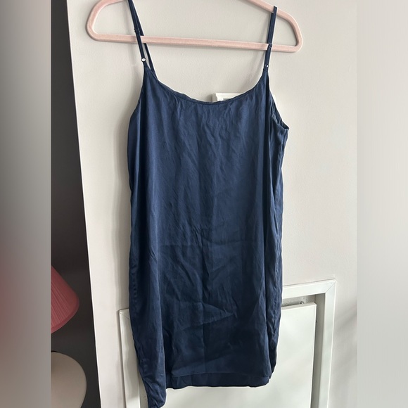 Babaton silk night gown - Picture 2 of 4